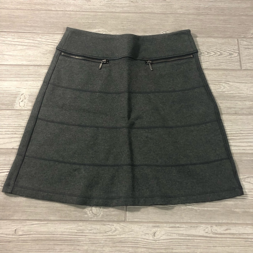 Athleta • Textured A Line Mini with Pockets